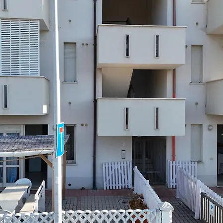 Апартаменты F002 - Fano, Trilocale Con Portico A 30mt Dal Mare *