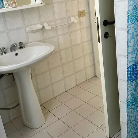 F002 - Fano, Trilocale Con Portico A 30mt Dal Mare *